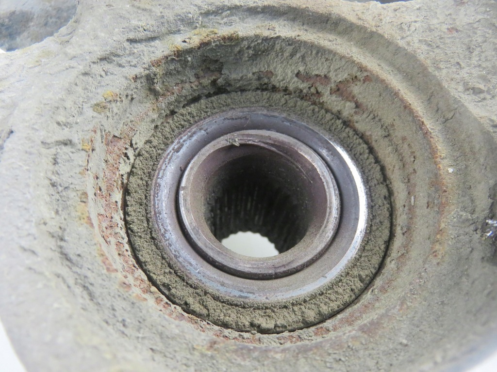 фото №13, Поворотный кулак ступица передняя левая suzuki wagon r+ 1.3 4wd 4x4