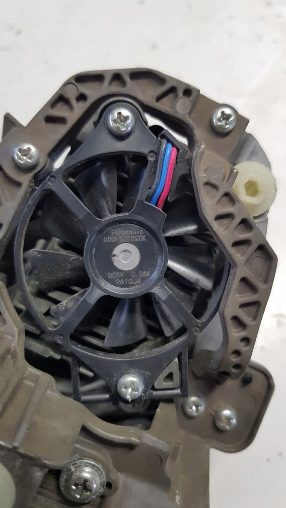 фото №16, Линза лампа правая перед lexus ux 200 250