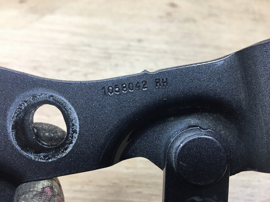 фото №13, Петля капот правий перед rh tesla x 1058042-00-b