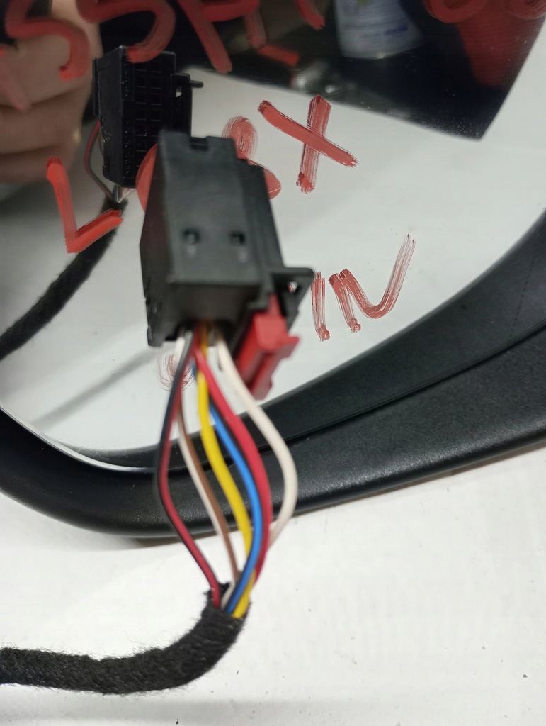 фото №11, Зеркало правое чёрные vw passat cc 6pin lc9x 3c8857934a