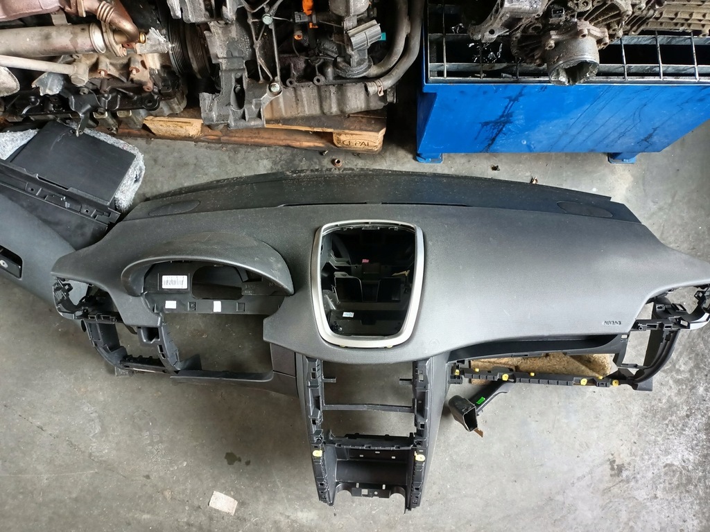 фото №4, Панель приладів peugeot 207