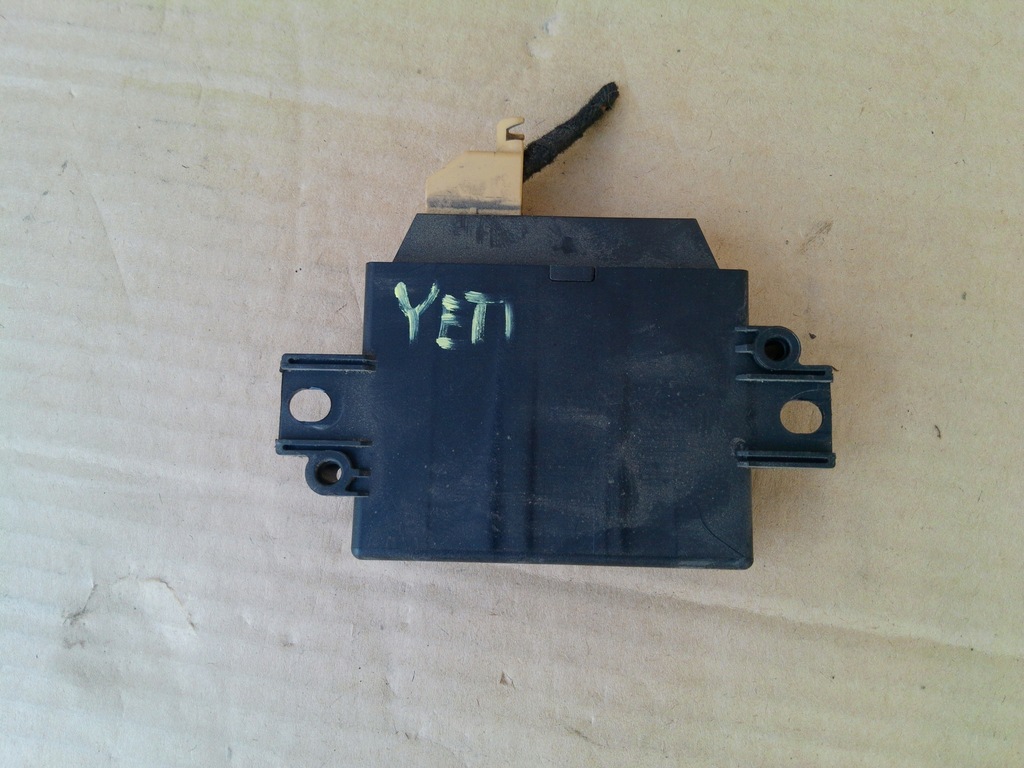 фото №1, Блок управления / модуль парковки pdc 5j0919475 e