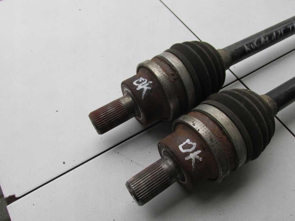 Привідний вал задні 4x4 kuga mk1 2,0 tdci 2012 рік Доставка