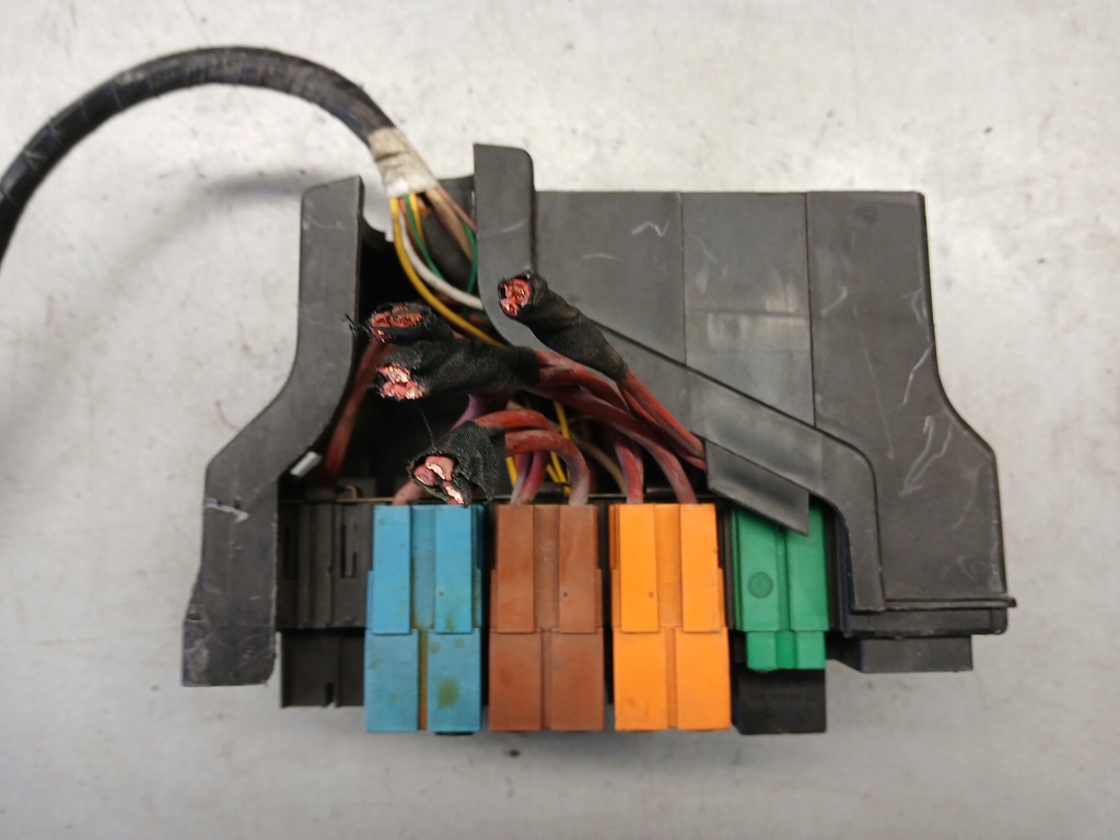 фото №5, Коробка запобіжників renault laguna ii 8200169074