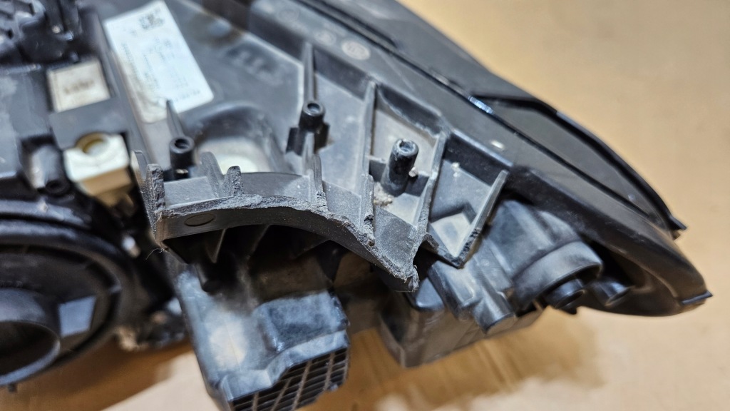 Фара перед правая mercedes cls a257 full led Цена