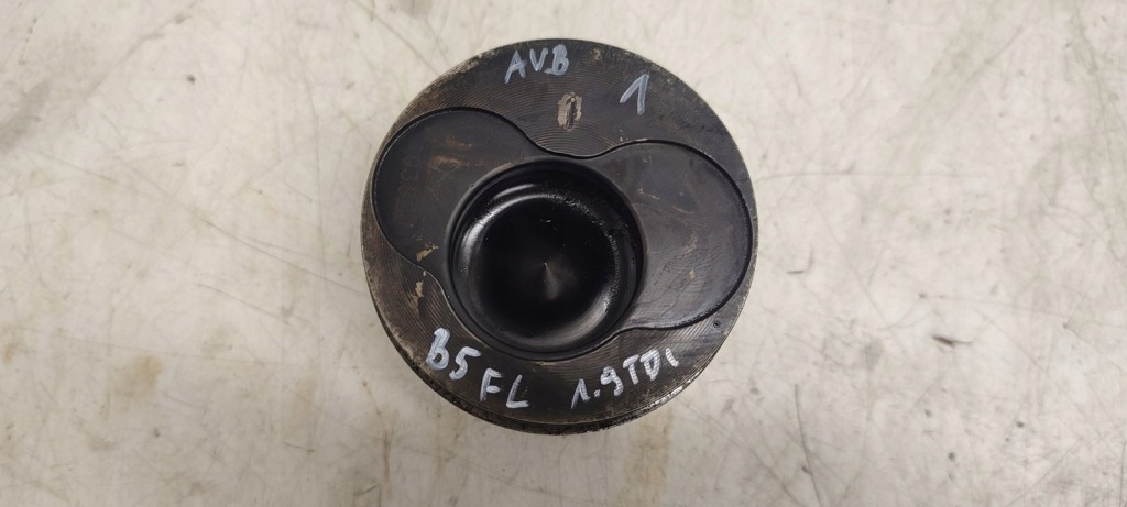 Купити Оригінал  поршень vw 1.9tdi anu atd avb 038107065gg