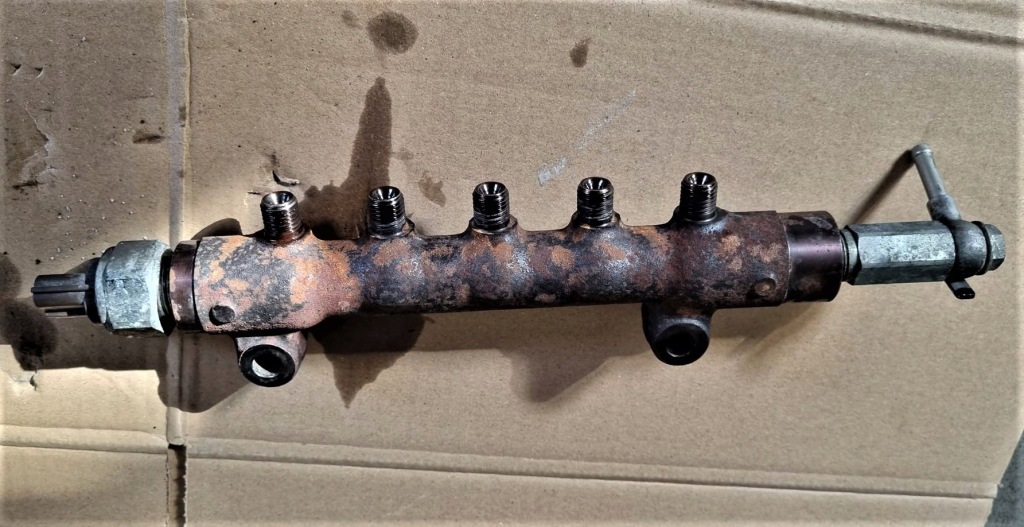 фото №1, Молдинг впрыскная subaru legacy outback дизель 2012