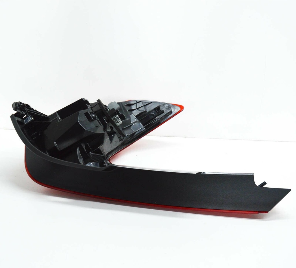 фото №6, Volvo xc40 права задня лампа 31446791 nowa