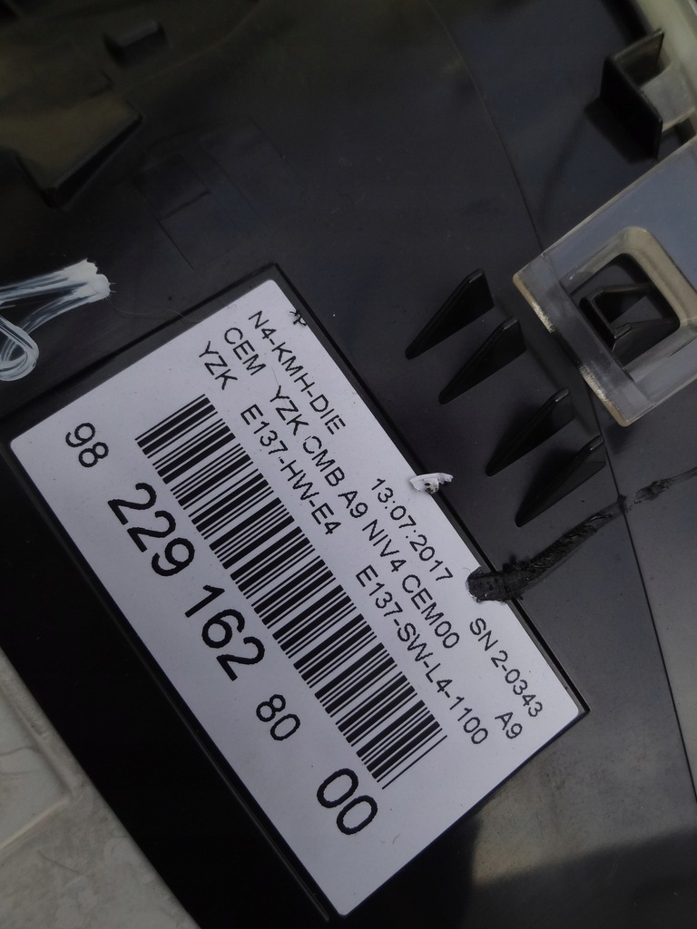 фото №9, Peugeot 2008 2017 1,6 ad-blue счетчик приборы europa 9816242580 оригинал