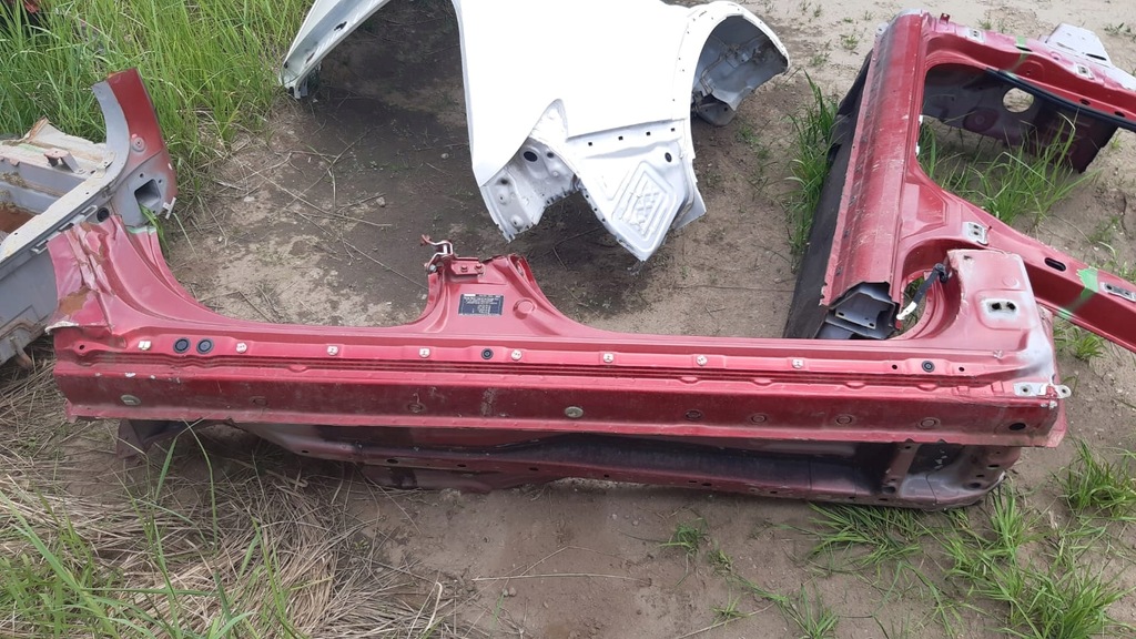 фото №1, Mazda 3 bp iv 21r порог правый 46v