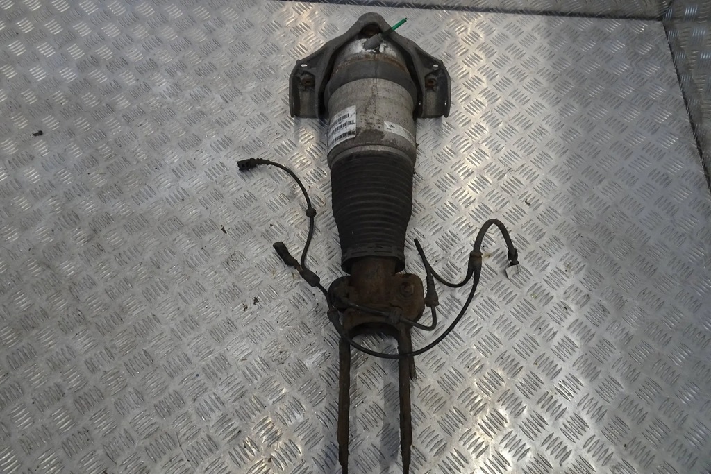 фото №1, Audi q7 4l - амортизатор правый 7l86160040b