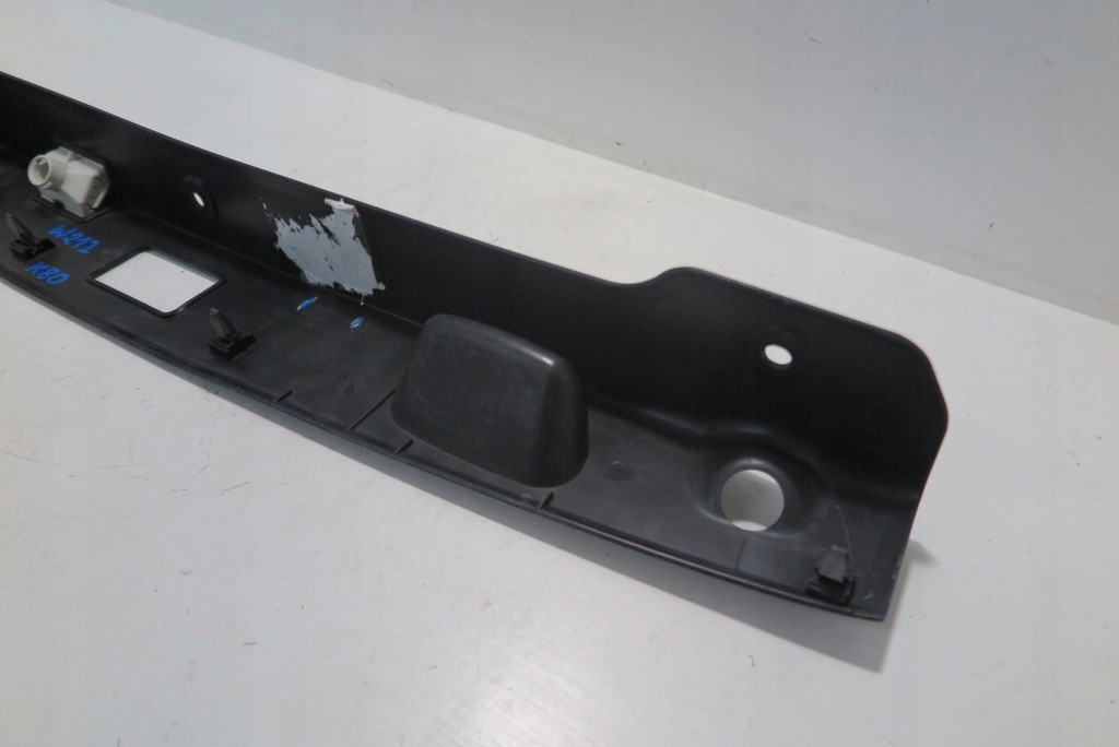 Оздоблення кришки багажника mercedes-benz e w212 a2127501293 2.99l Недорого