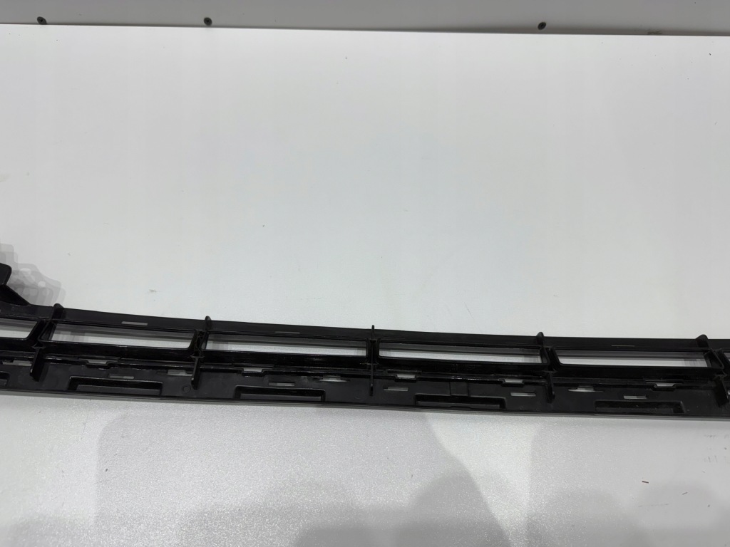 Audi a7 c7 s-line s line решітка середня нижня бампера передня 4g8807683 Зі Шроту