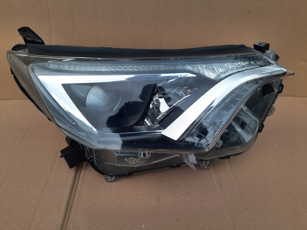 фото №1, Toyota rav4 lift 15- лампа передня права led ory!