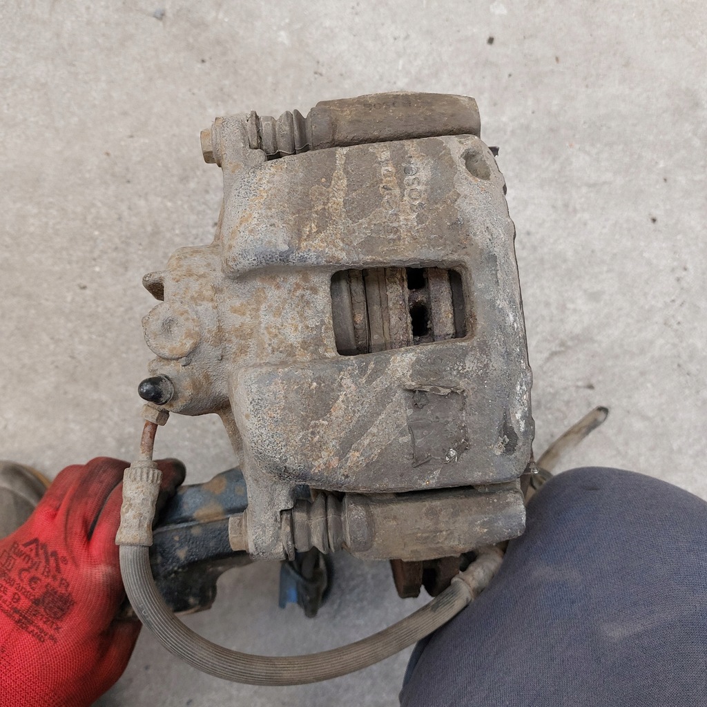 фото №8, Peugeot 207 1,6hdi поворотний кулак права передня супорт