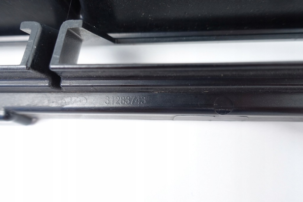 фото №12, Решітка бампера середня volvo v40 12-19 31283743