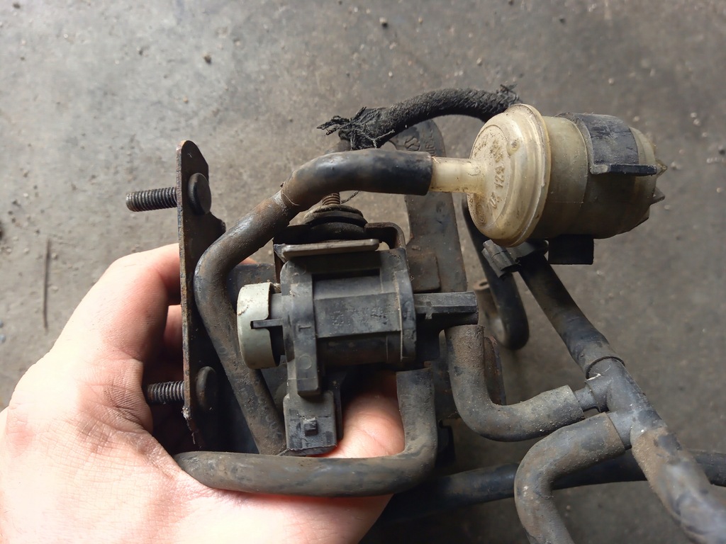 фото №6, 702129965 046905291a 1h0906627 клапан вакуумa volkswagen