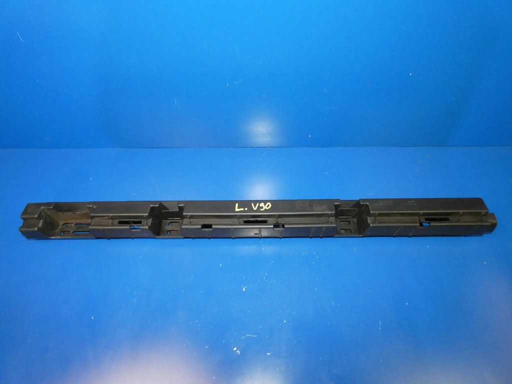 фото №1, Volvo v90 ii направляющая кронштейн накладки порога левый