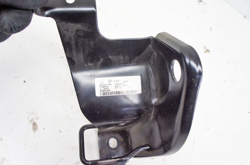 Ud257+ infiniti q30 тримачі кріплення сидіння задні a1760200324 a1769200124 Недорого