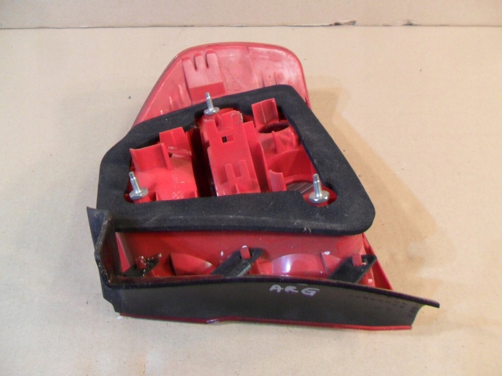 фото №15, Bmw 3 e90 sedan 6937458 led лампа права задня задня