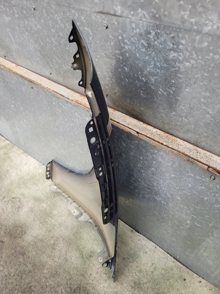 Крило передній правий перед mini cooper e / se j01 2023- Зі Шроту