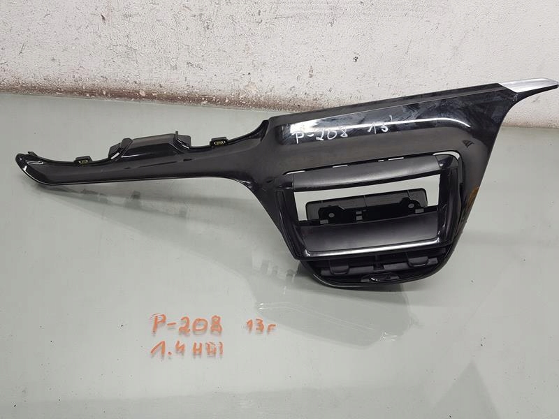 фото №3, Рамка радио решётка обдув peugeot 208 i