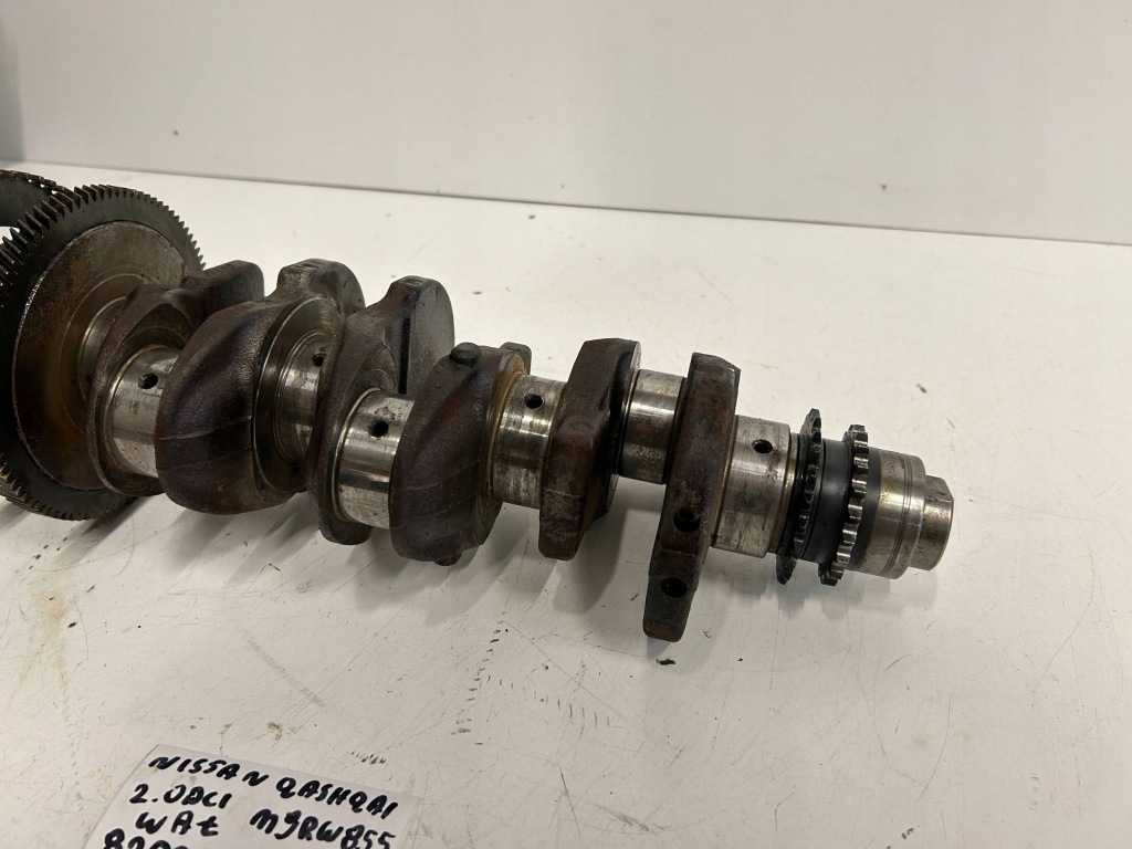 Wał коленчатый nissan qashqai 2.0 dci 8200385152 в Украине