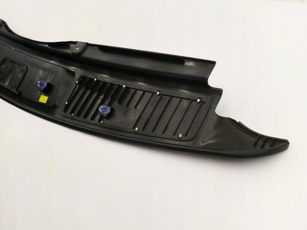 Opel insignia a 2014 13222434 накладка поріг багажника Доставка