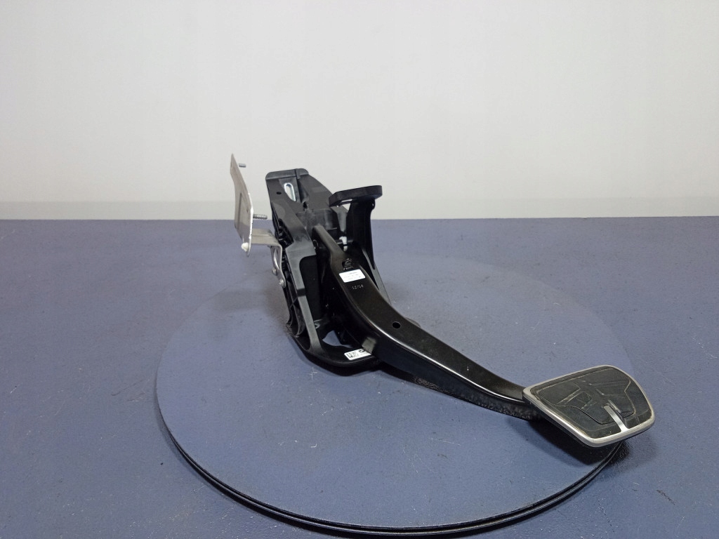 фото №1, Bmw i4 g26 g20 g21 педаль тормоза автоматическая коробка передач 6874281