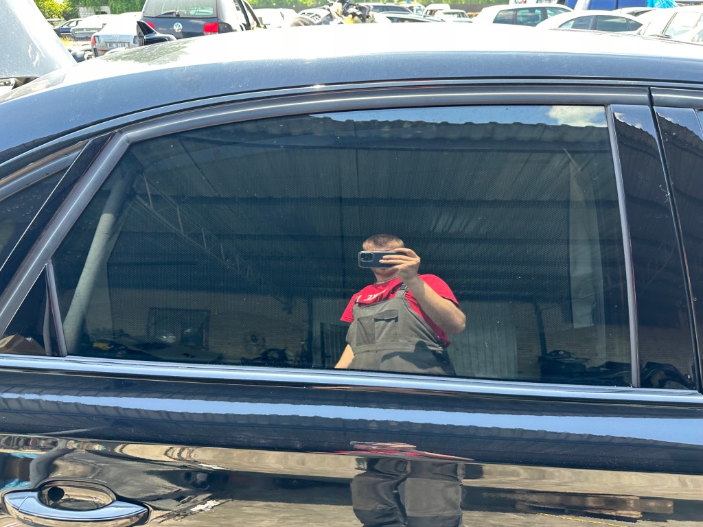 фото №1, Скло двері правий задня audi a8 d4 long 11r a-ir