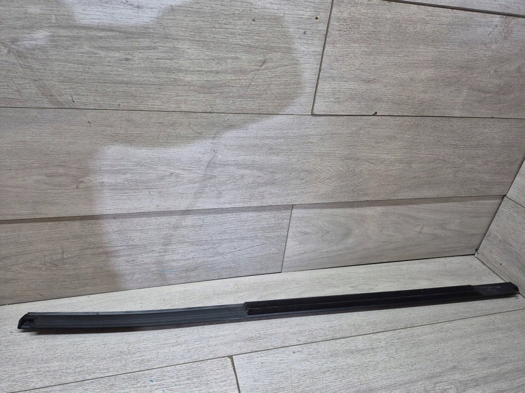 12667. bmw x5 g05 m-pakiet молдинг уплотнитель левый задний  7444067 с Разборки