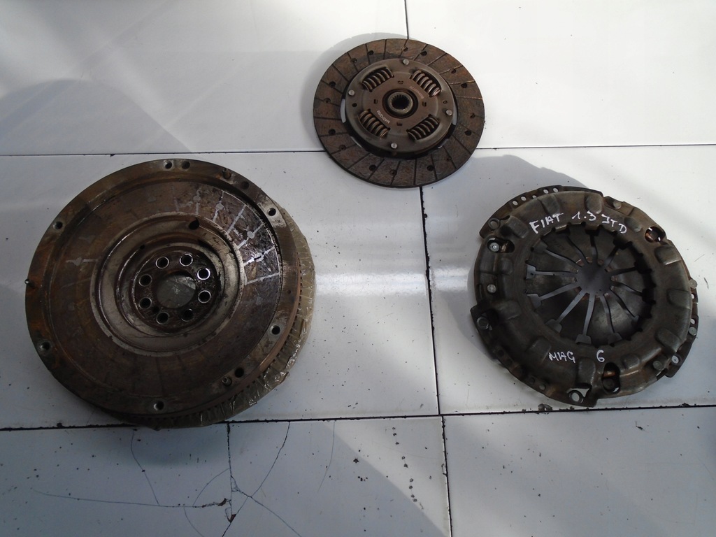 фото №1, Fiat grande punto 1.3jtd колесо маховик зчеплення