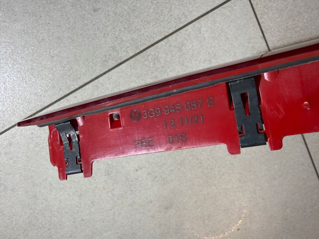 фото №1, Свет стоп volkswagen passat 3g9945087e