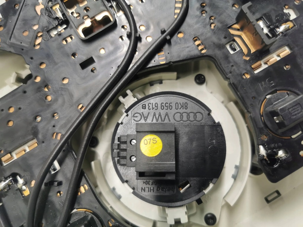 фото №9, Audi a4 b8 лампа освещение кабины eur 09 r