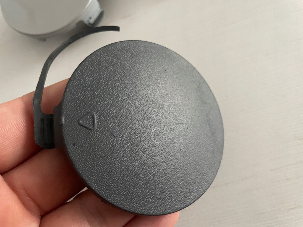 фото №3, Mercedes benz actros mp4 2011- заглушка фаркоп перед оригинал