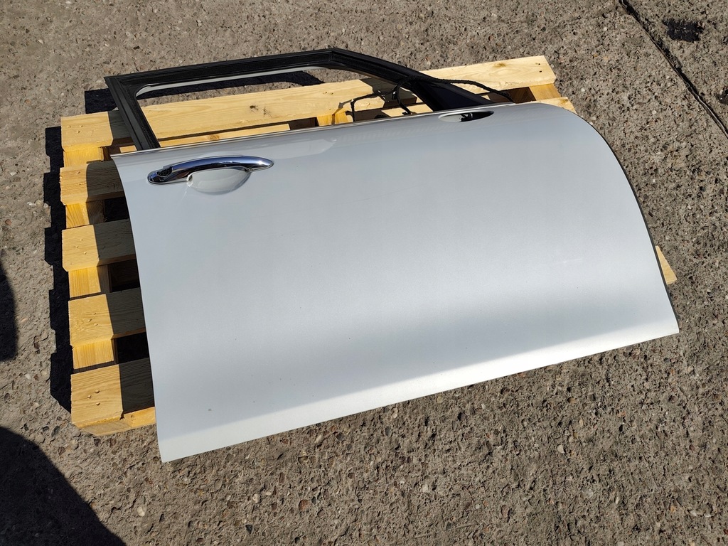 фото №1, Mini f55 передние правое дверь a62