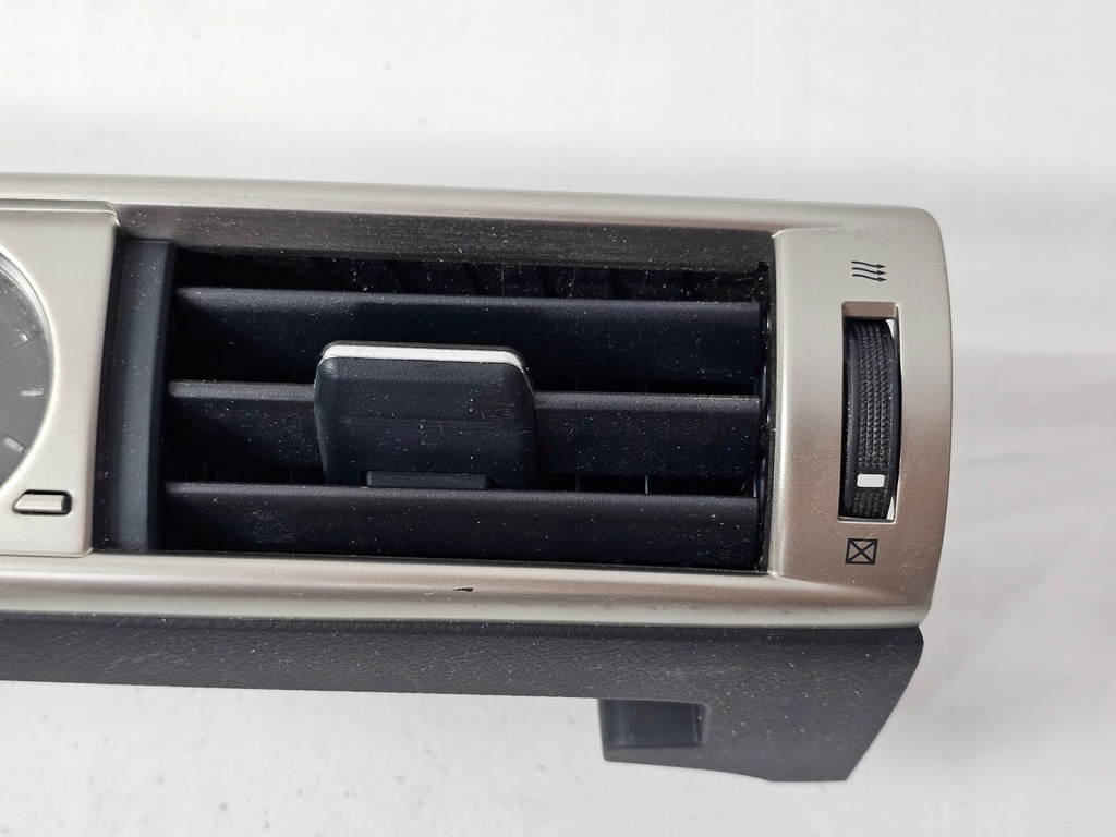 фото №6, Приборная панель dekor часы решётка обдув средняя левая правая lexus is iii 300h