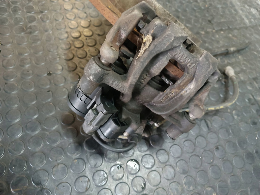 фото №1, Супорт задня лівий bmw x2 f39