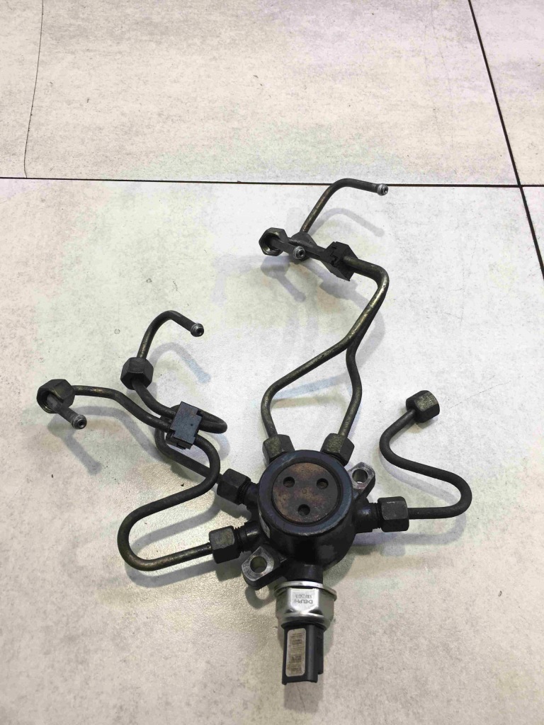 Купить Распределитель топлива megane ii 1.5 dci 8200057345