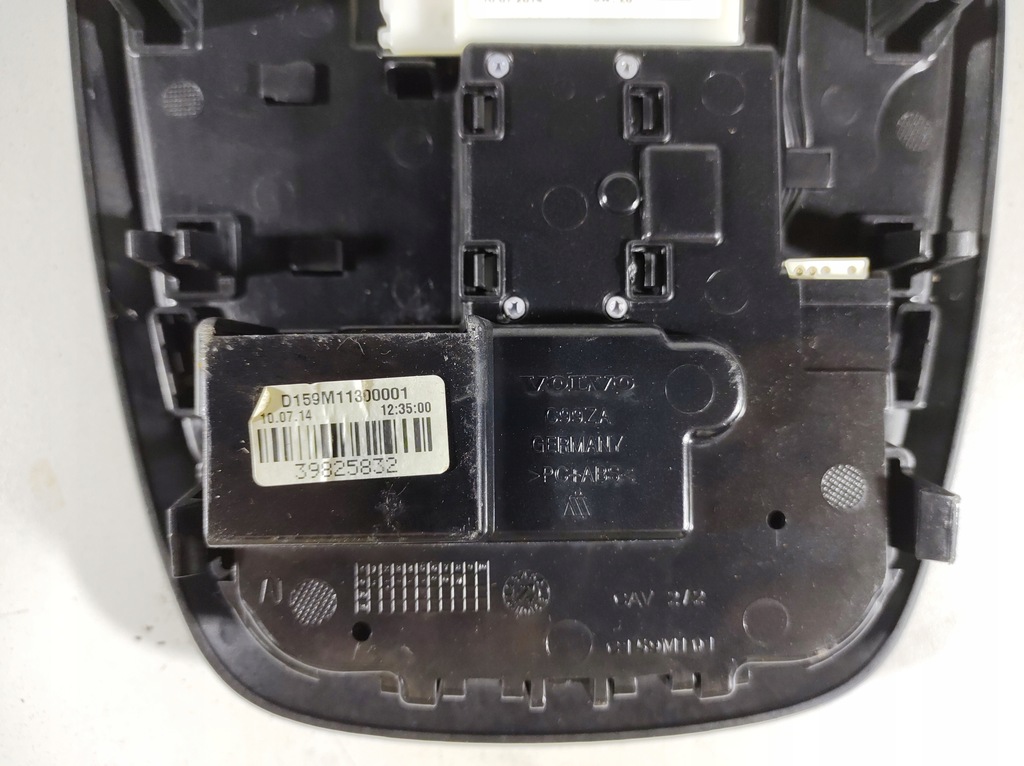 фото №11, Volvo v40 12- лампа потолочный 31398259