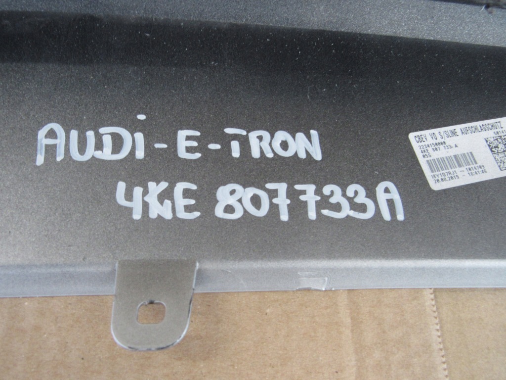 фото №7, Audi e-tron спойлер бампера задня