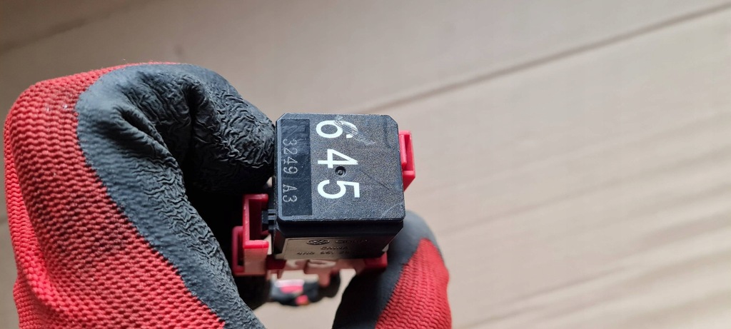 фото №10, A4 b8 s4 реле штекер тока мощности 4h0951253a a6 c7 4g a7 q5 a5