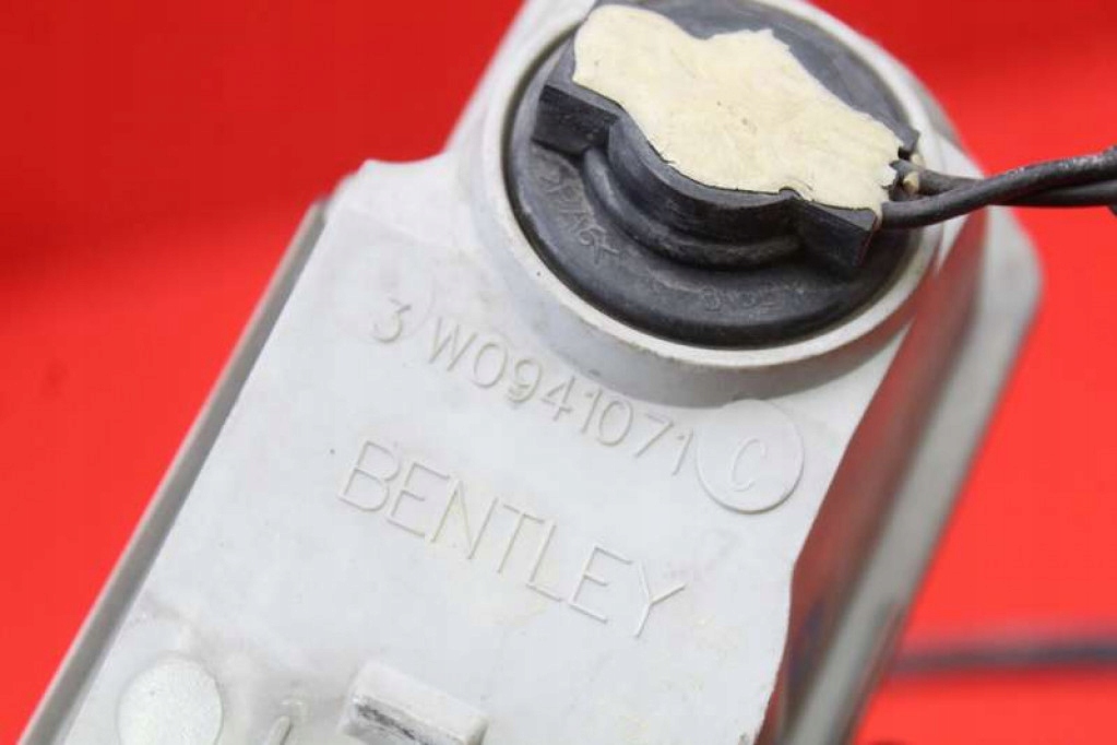 фото №6, Лампа правая задняя задняя заднего вида 3w0941071c bentley continental 1 i gt 03-12