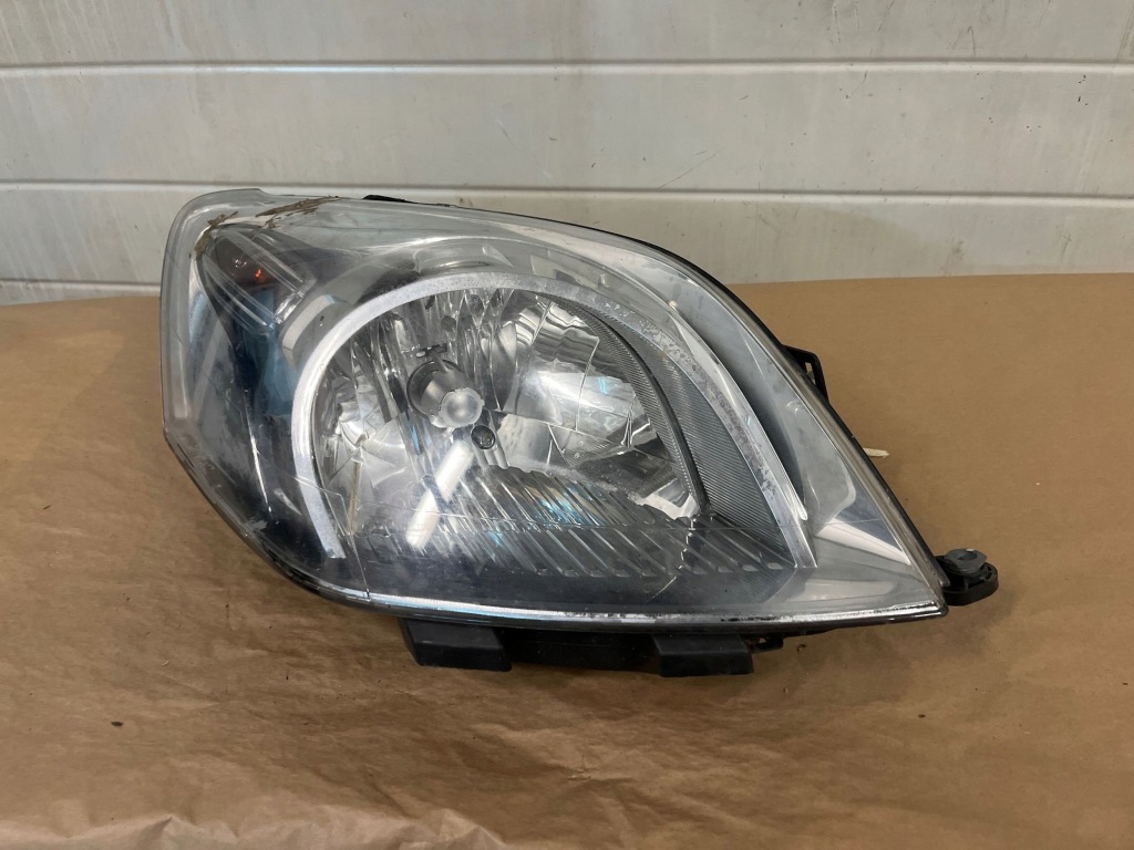 Купити Фара права сторона fiat fiorino 00066609996