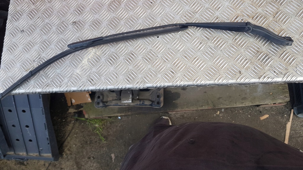 Mercedes w245 рычаг дворники левая правое в Украине