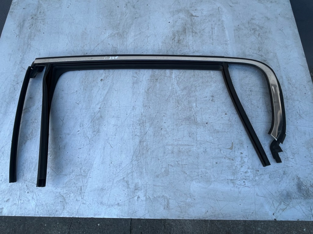 фото №1, Рамка прокладка двері лівий задня peugeot 308 ii t9 hb