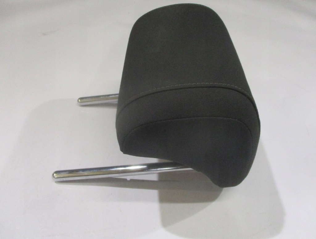 Подголовник сиденье задняя задний правый  или левое  материал vw passat b8 универсал Киев