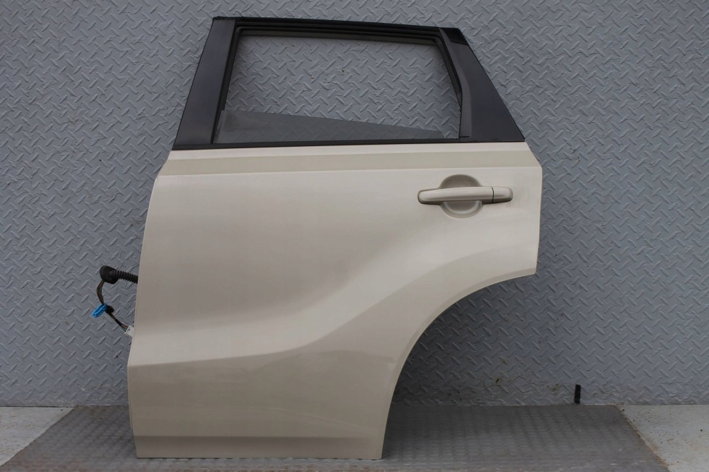 Купить Дверь левая задние левый задний  suzuki vitara 2 3 15- a9n c51 zqq