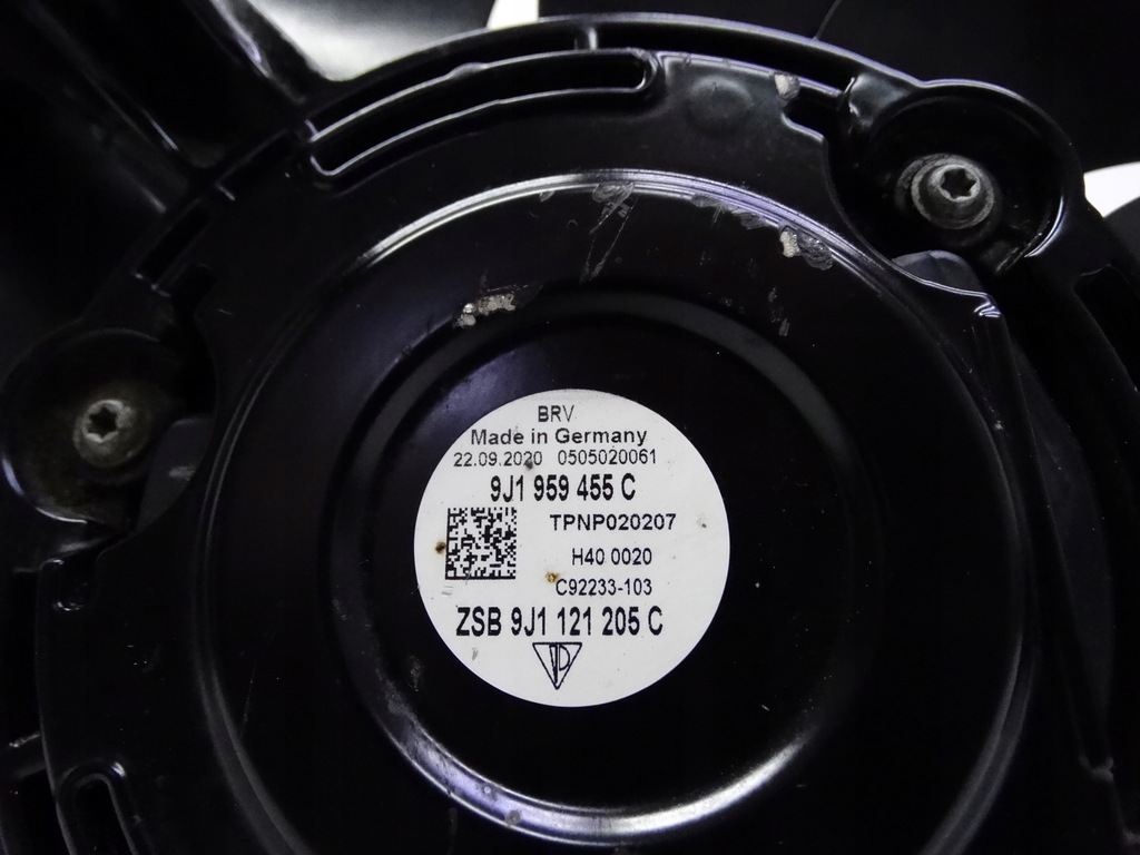 фото №9, Porsche taycan 9j1 20- вентилятор радиатора правый 9j1121250c оригинальный