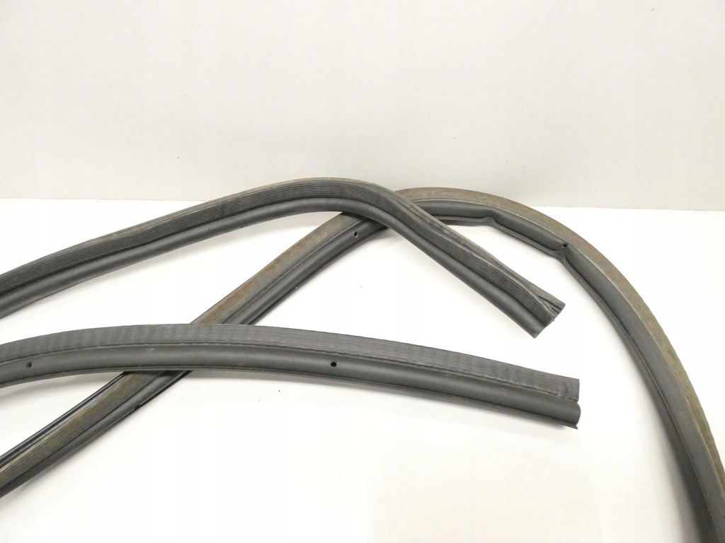 фото №12, Прокладка кришки багажника dacia logan i sedan 04-09